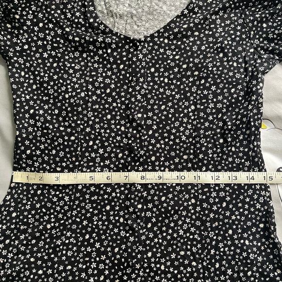 90’s style flowered dress. - Picture 7 of 8
